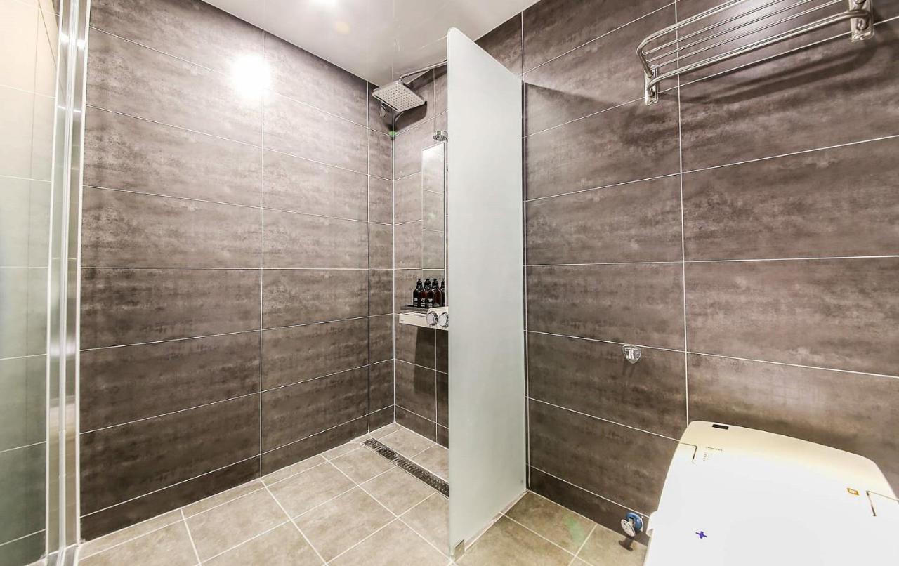 Docking Hotel Gimpo Ngoại thất bức ảnh