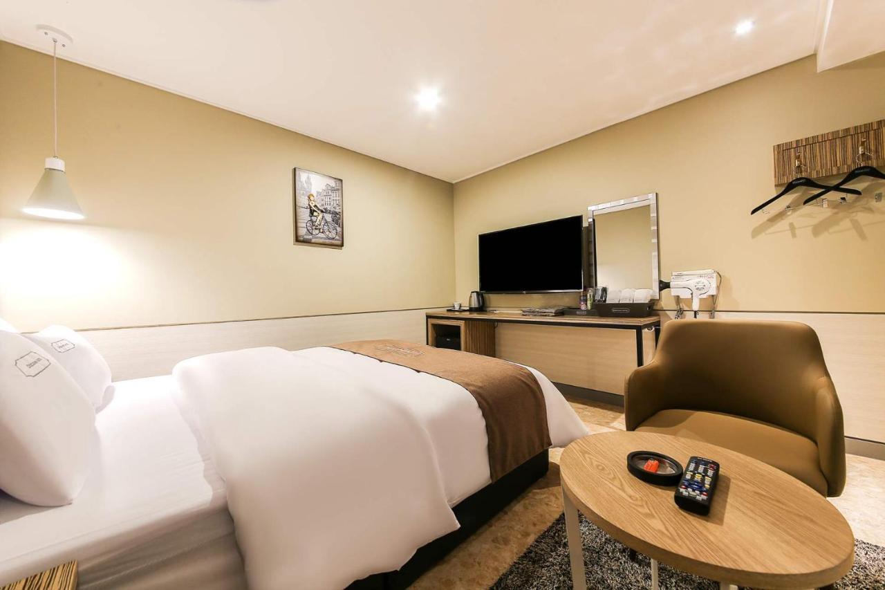 Docking Hotel Gimpo Ngoại thất bức ảnh