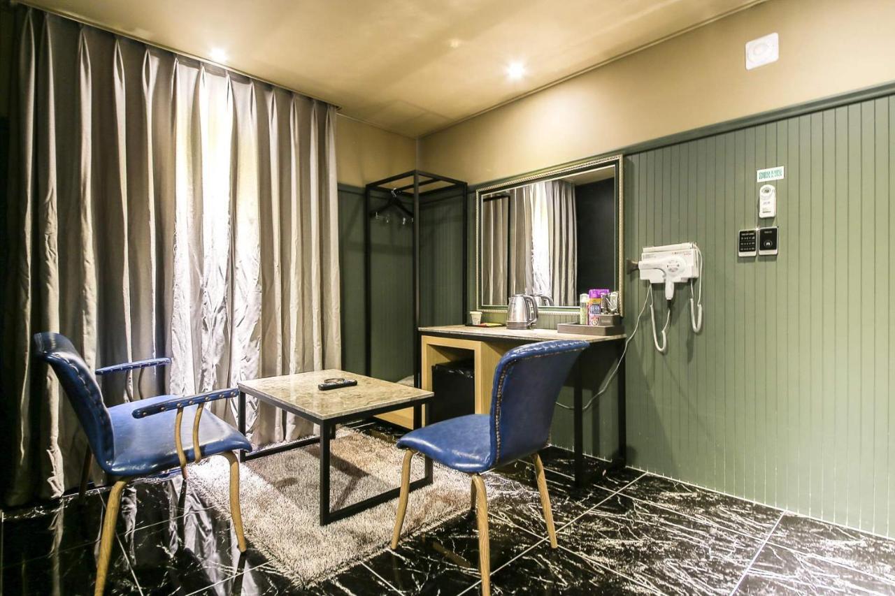 Docking Hotel Gimpo Ngoại thất bức ảnh