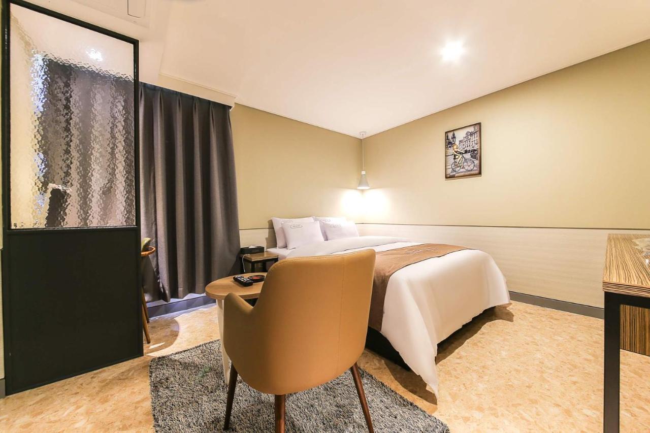 Docking Hotel Gimpo Ngoại thất bức ảnh