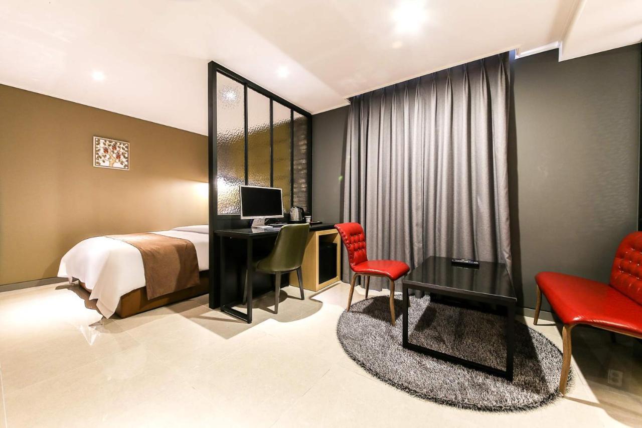 Docking Hotel Gimpo Ngoại thất bức ảnh