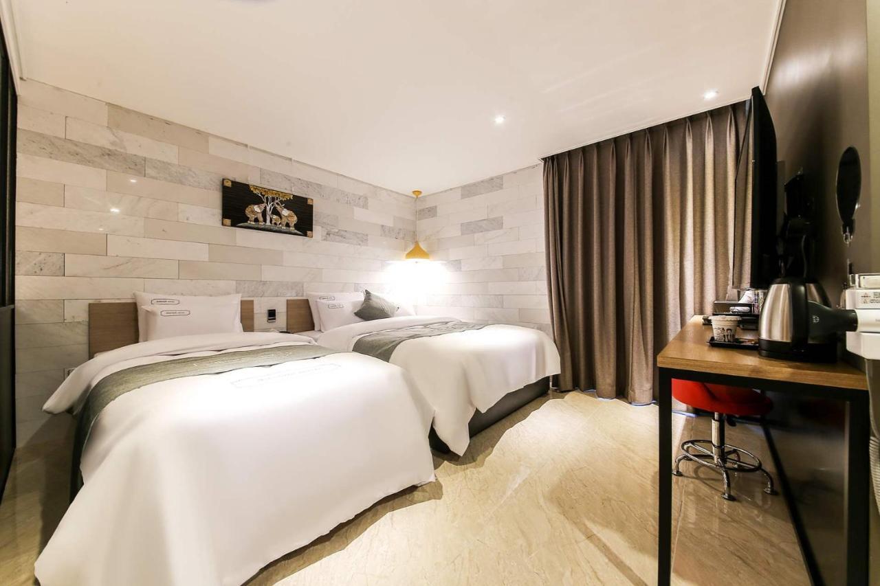 Docking Hotel Gimpo Ngoại thất bức ảnh